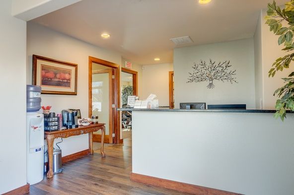 735 SW 9th St, Redmond, OR 97756